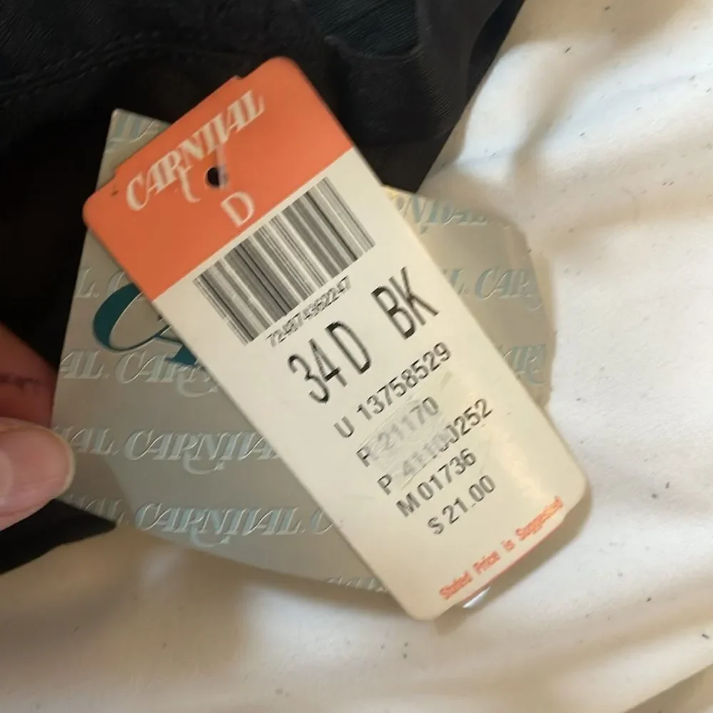 CARNIVAL BLACK UNDERWIRE LIGHTLY PADDED BRA.  NEW WITH TAGS